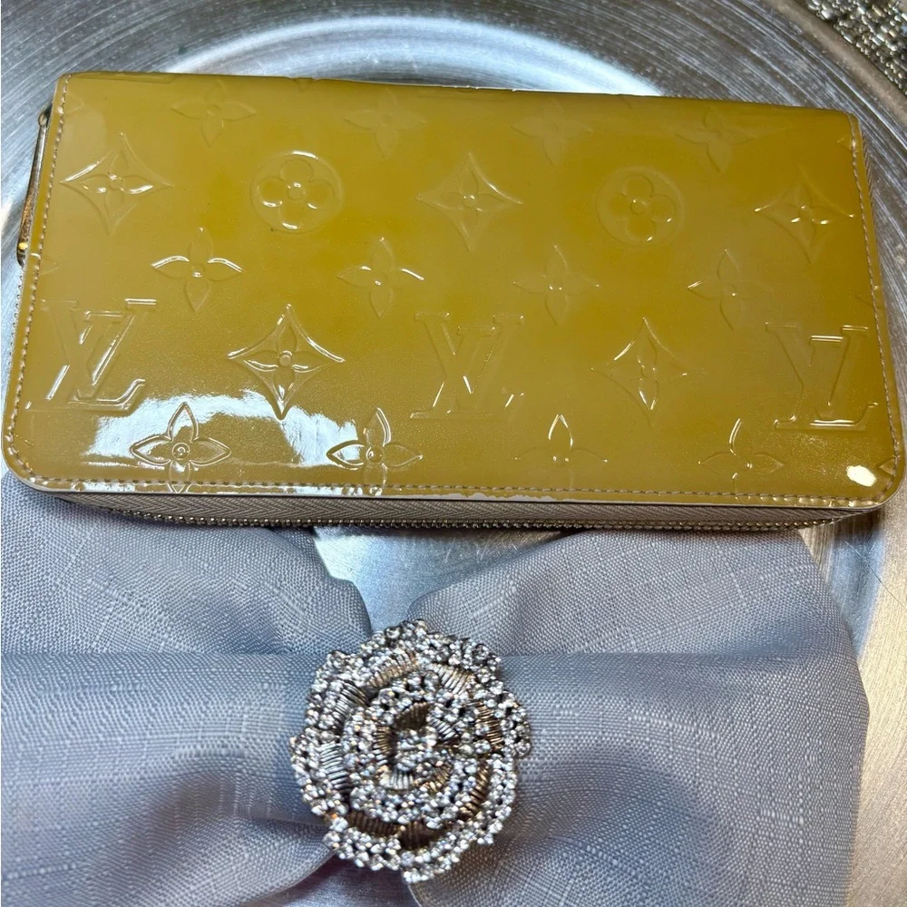 Louis Vuitton authentic louis